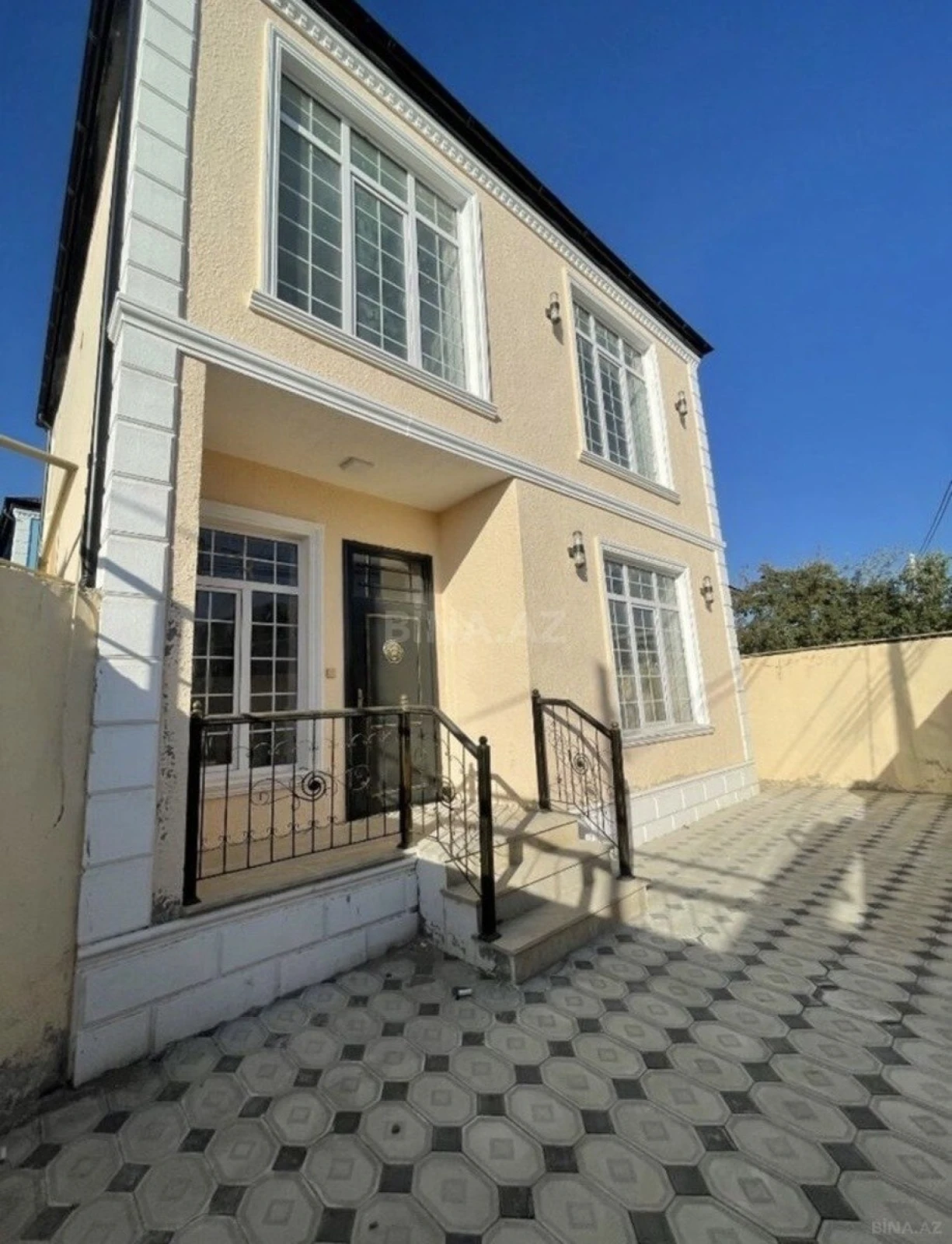 Satılır 4 otaqlı həyət evi 145 m²