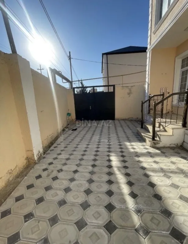 Satılır 4 otaqlı həyət evi 145 m²