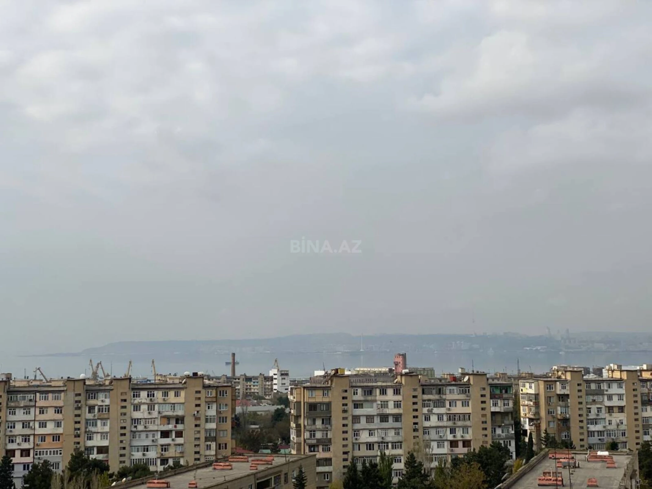 Satılır 3 otaqlı mənzil 93 m²