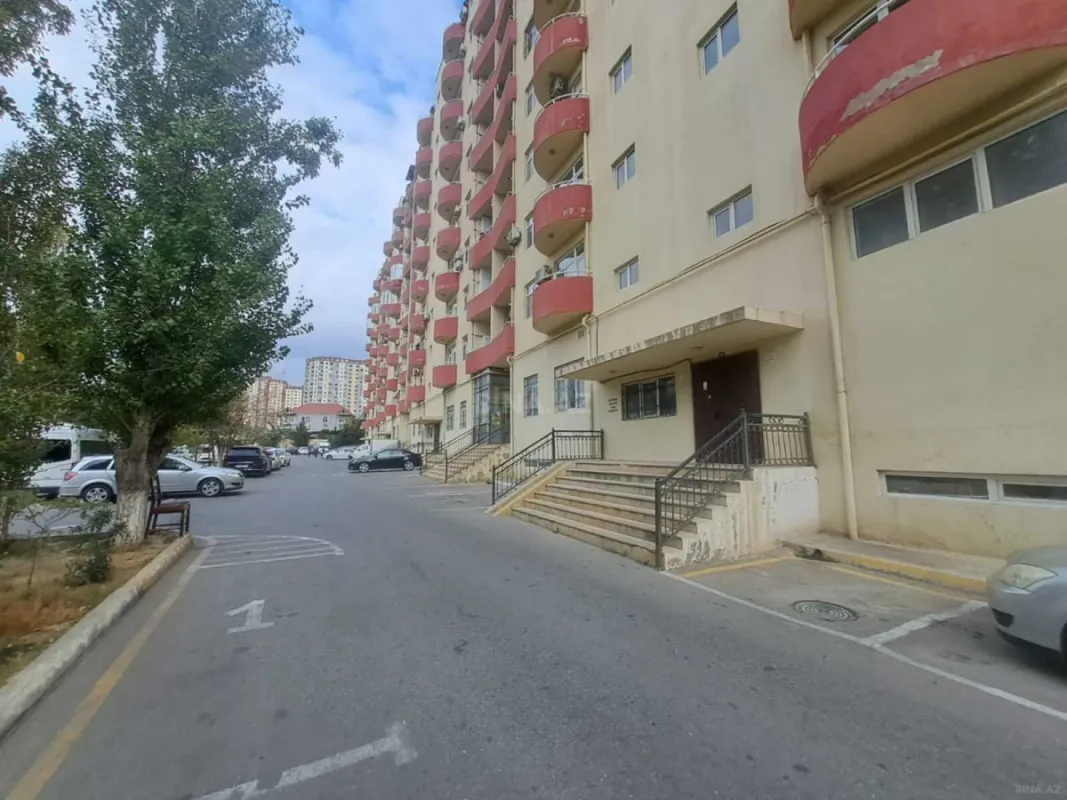 Satılır 3 otaqlı mənzil 93 m²
