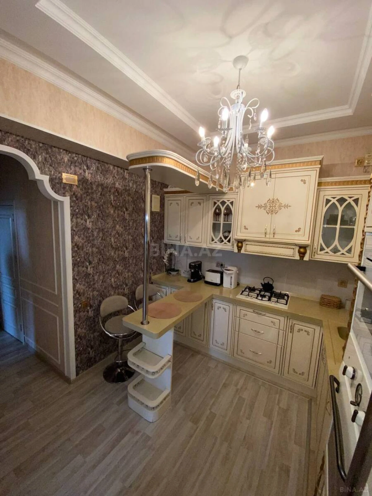 Satılır 3 otaqlı mənzil 93 m²