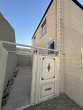 Satılır 4 otaqlı həyət evi 135 m²