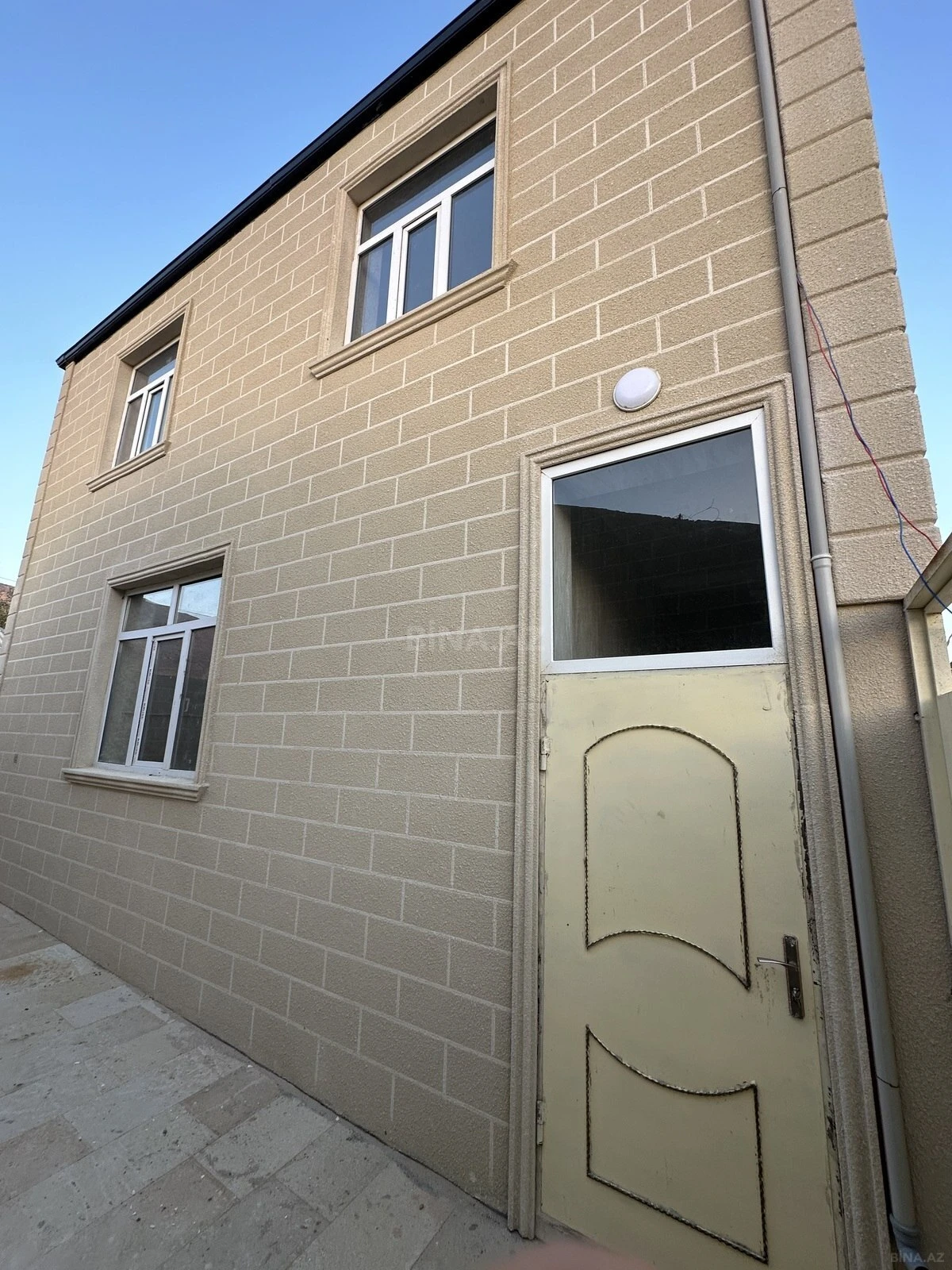 Satılır 4 otaqlı həyət evi 135 m²