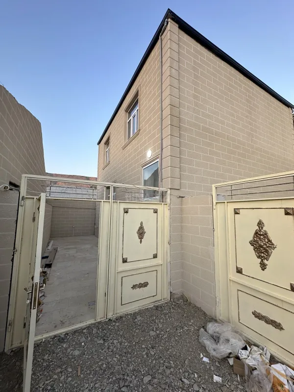 Satılır 4 otaqlı həyət evi 135 m²