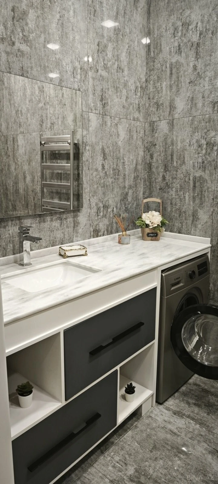 Satılır 2 otaqlı mənzil 107 m²