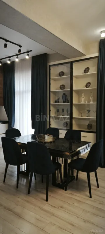 Satılır 2 otaqlı mənzil 107 m²