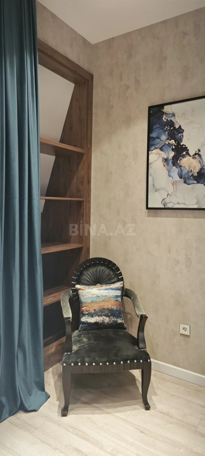 Satılır 2 otaqlı mənzil 107 m²