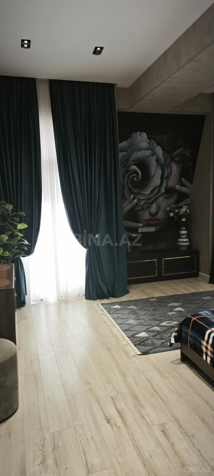 Satılır 2 otaqlı mənzil 107 m²