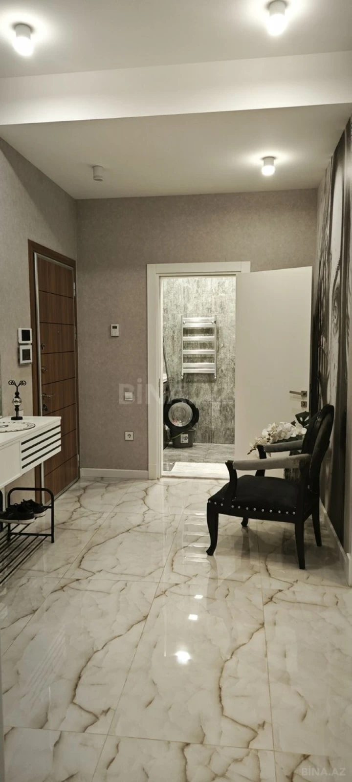 Satılır 2 otaqlı mənzil 107 m²