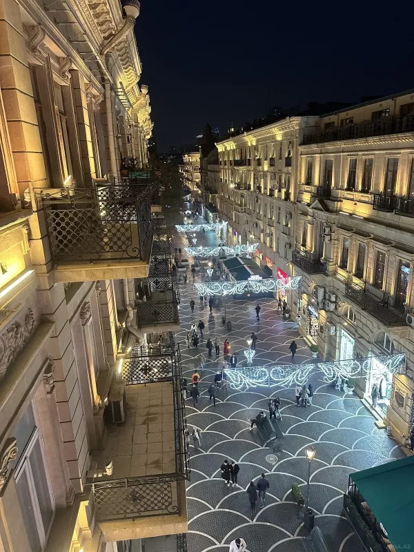 Satılır 6 otaqlı mənzil 320 m²