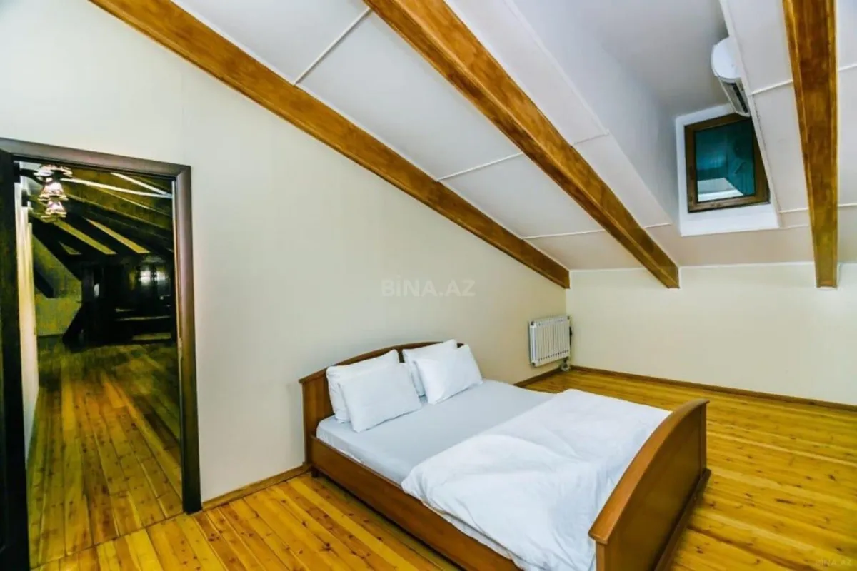 Satılır 6 otaqlı mənzil 320 m²