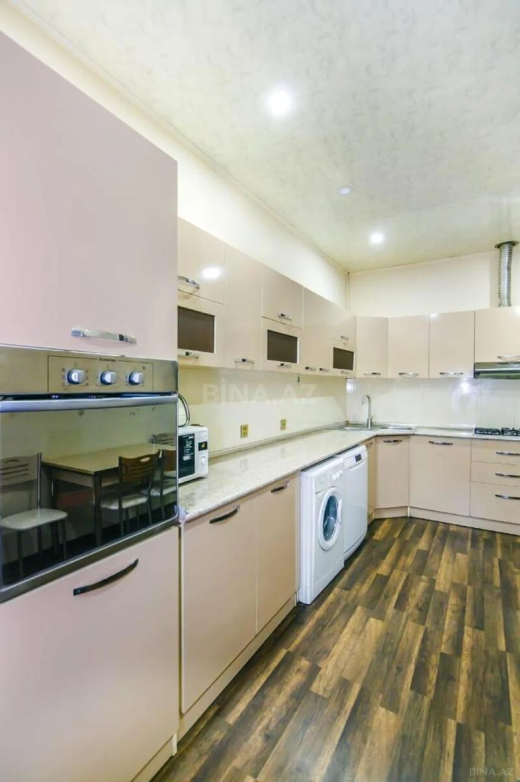 Satılır 6 otaqlı mənzil 320 m²