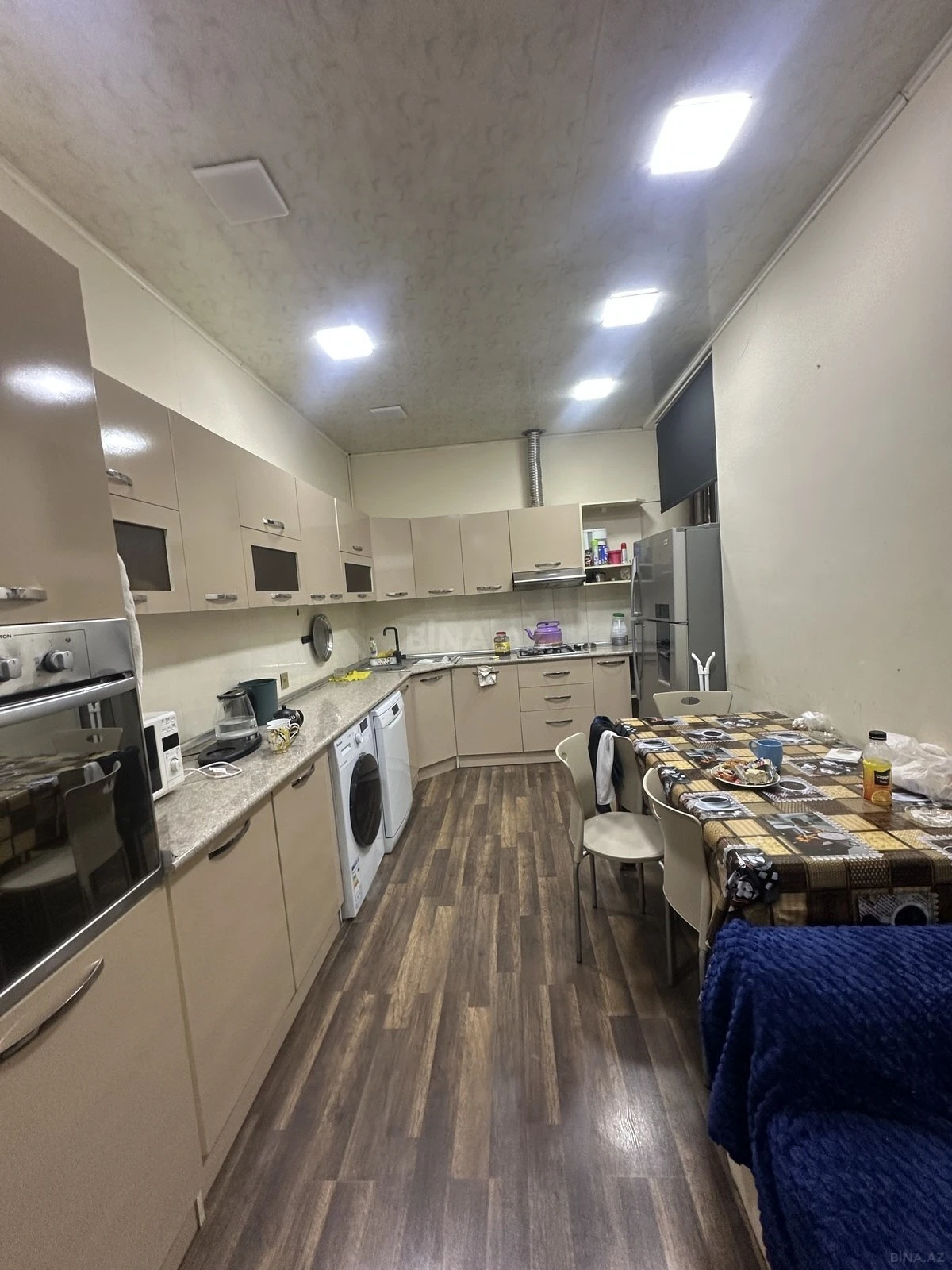 Satılır 6 otaqlı mənzil 320 m²