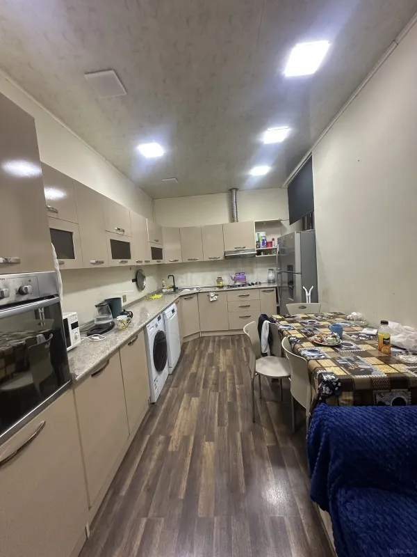 Satılır 6 otaqlı mənzil 320 m²