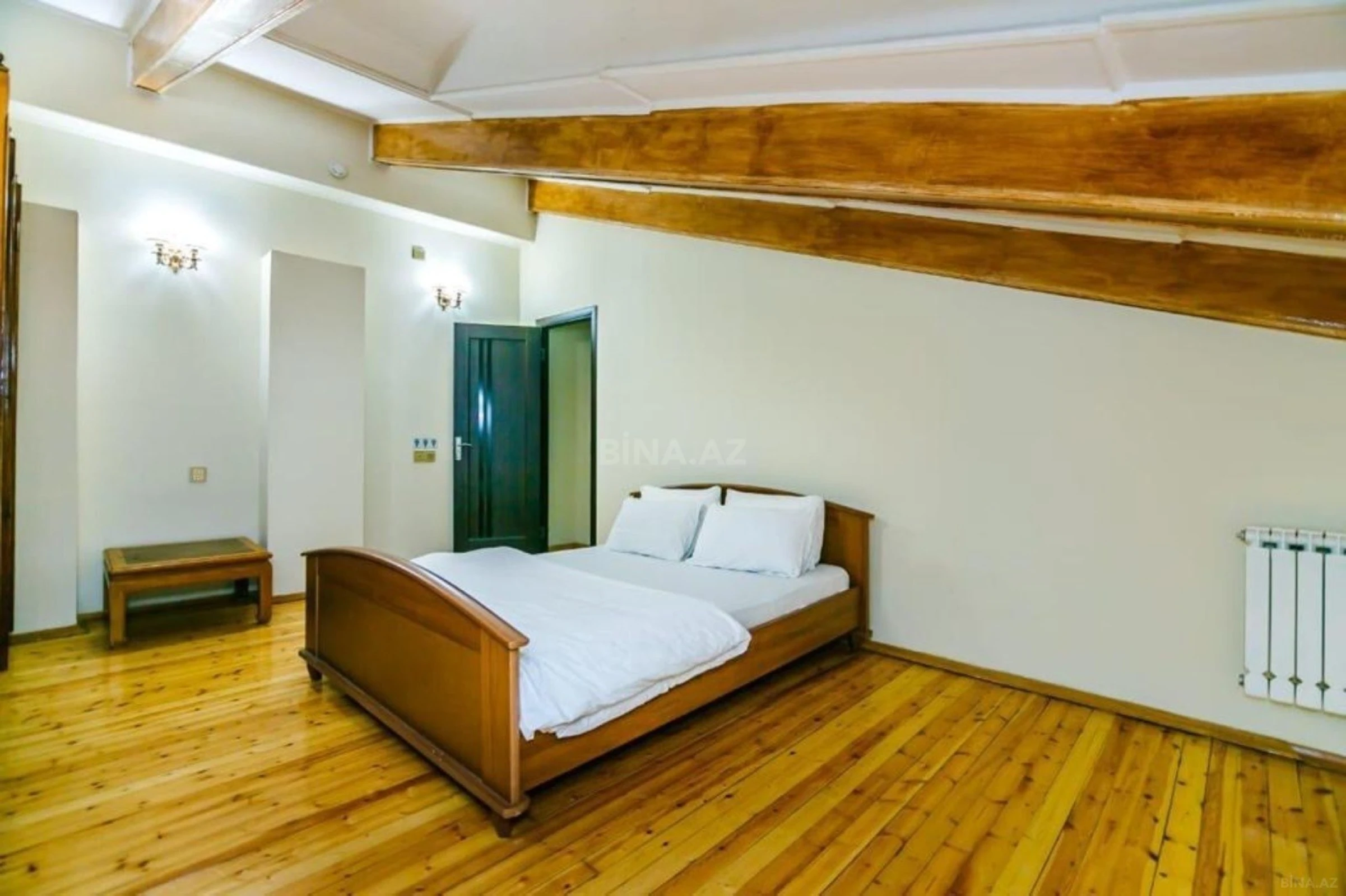 Satılır 6 otaqlı mənzil 320 m²