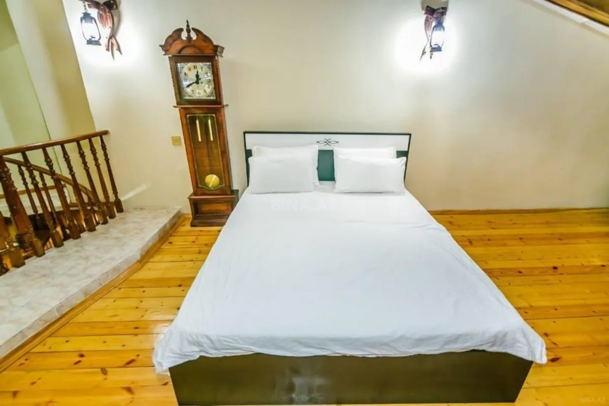 Satılır 6 otaqlı mənzil 320 m²