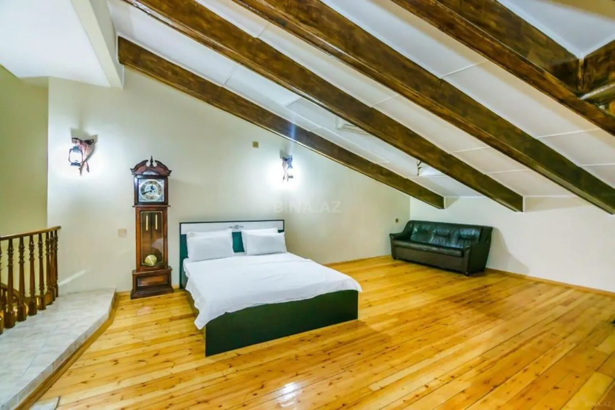 Satılır 6 otaqlı mənzil 320 m²