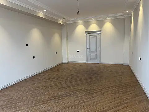 Satılır 4 otaqlı mənzil 200 m²