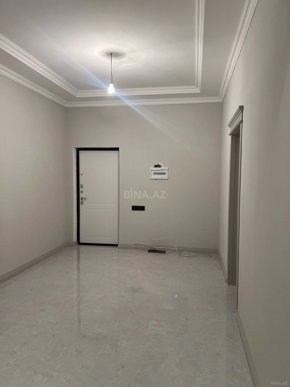 Satılır 4 otaqlı mənzil 200 m²