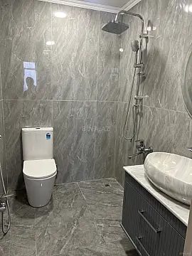 Satılır 4 otaqlı mənzil 200 m²