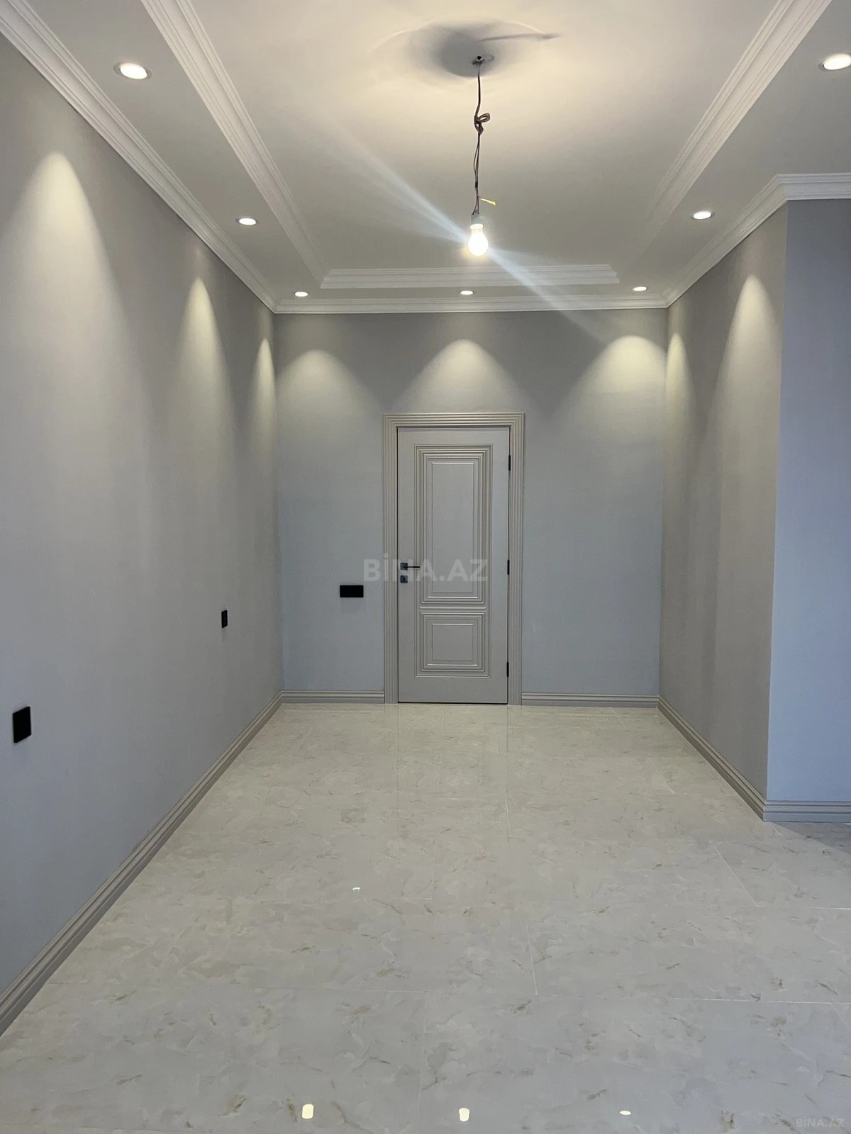 Satılır 4 otaqlı mənzil 200 m²