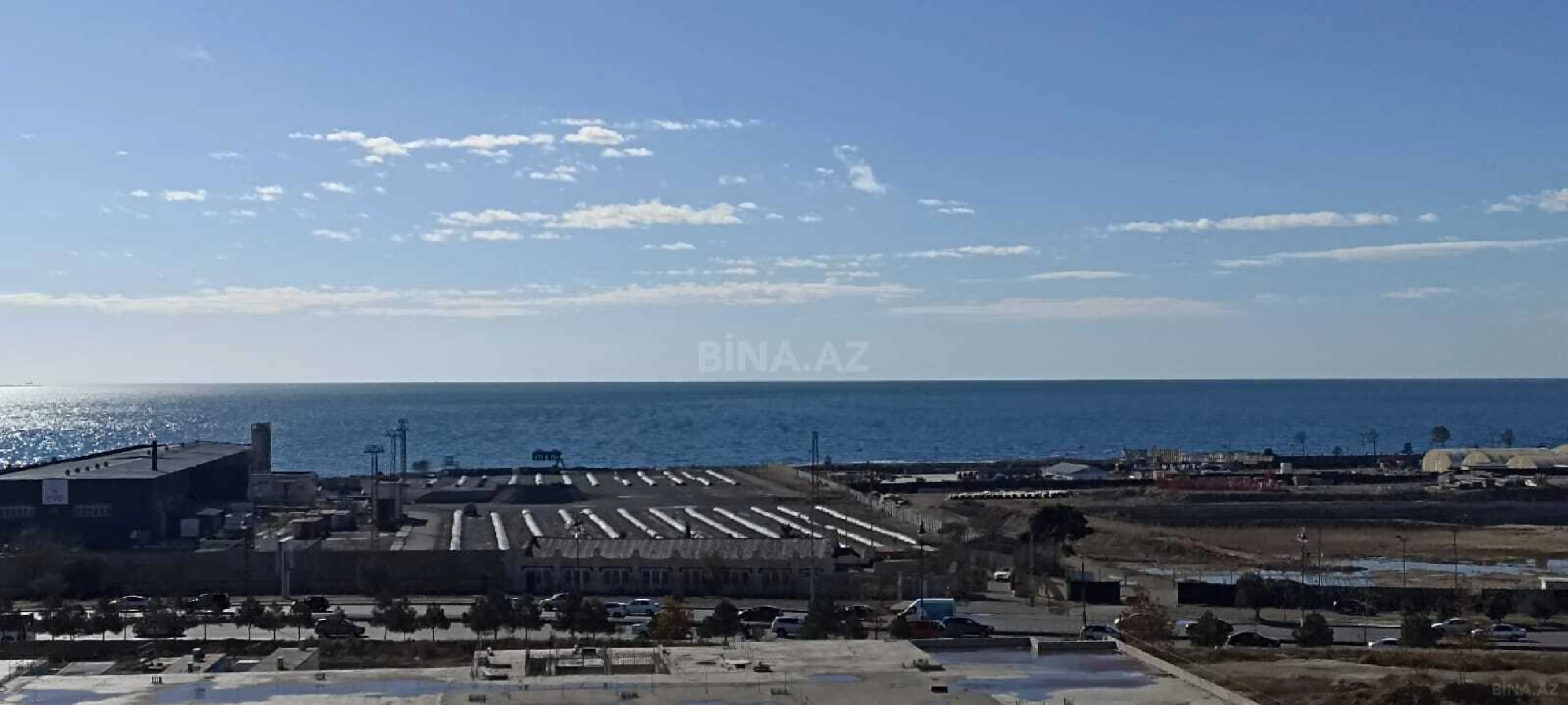 Satılır 4 otaqlı mənzil 137 m²