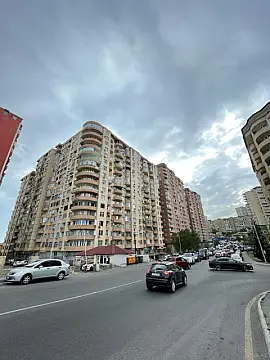 Satılır 3 otaqlı mənzil 63 m² — Bakı, İnşaatçılar 3 otaq 63.00 m²