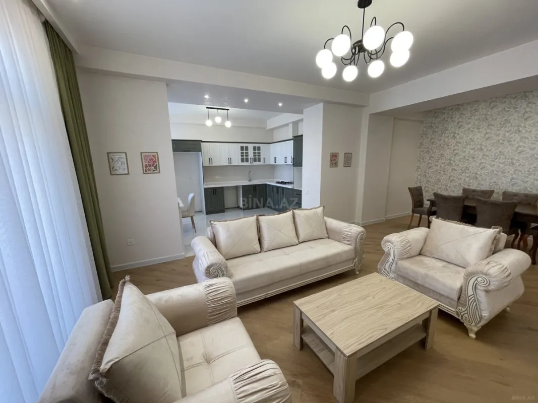 Kirayə verilir 3 otaqlı mənzil 130 m²