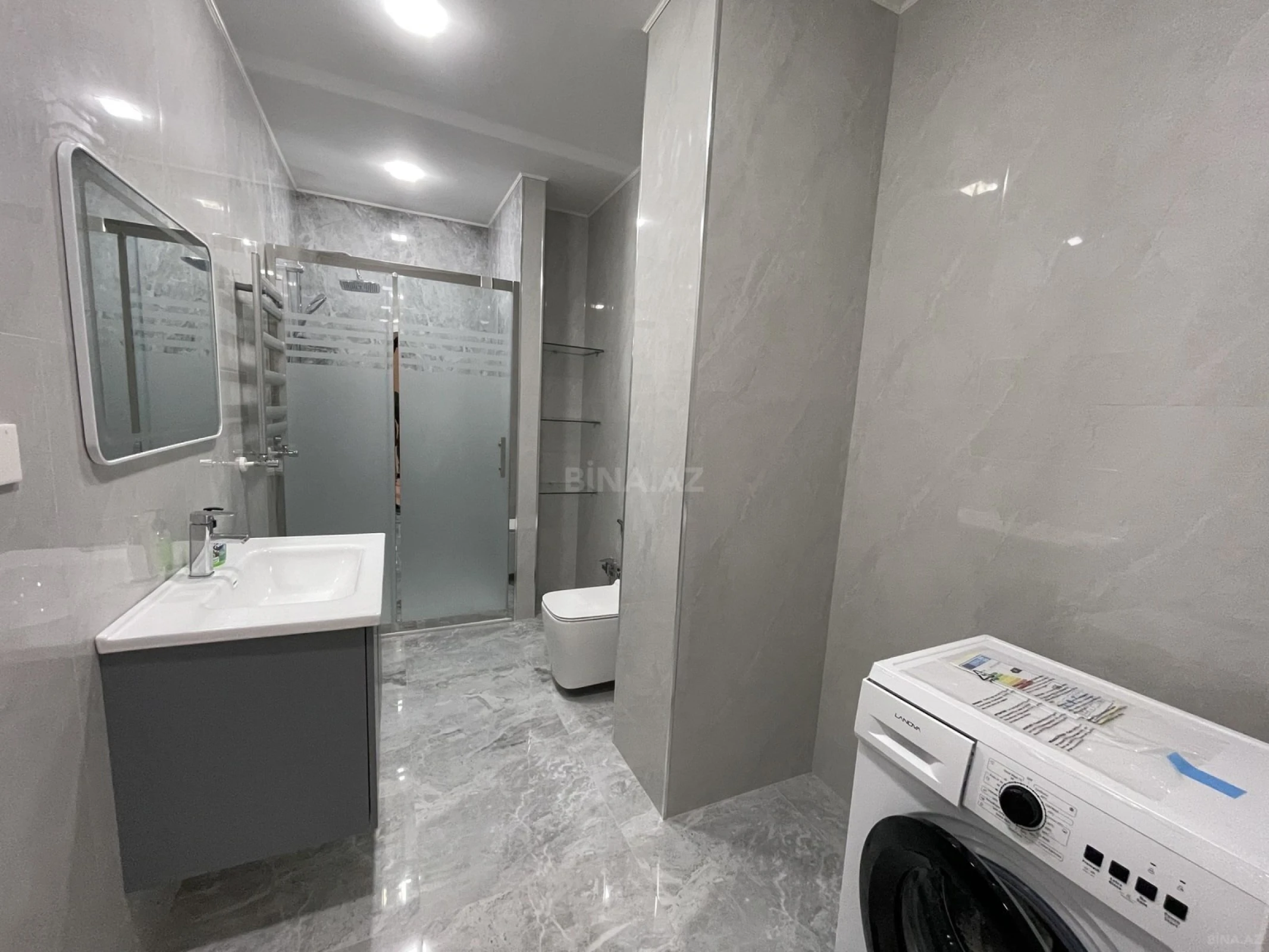 Kirayə verilir 3 otaqlı mənzil 130 m²
