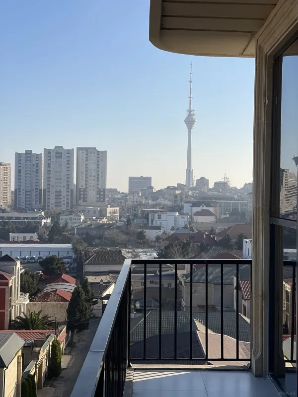 Kirayə verilir 3 otaqlı mənzil 130 m²