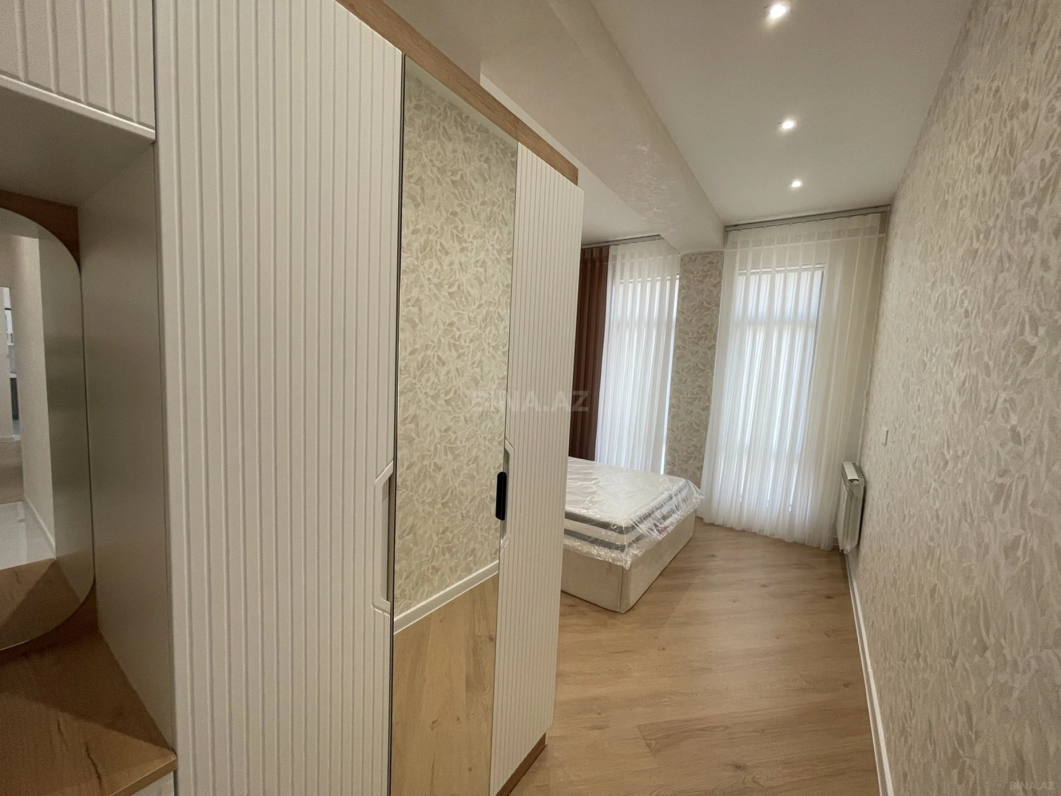Kirayə verilir 3 otaqlı mənzil 130 m²