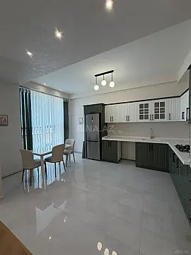 Kirayə verilir 3 otaqlı mənzil 130 m²