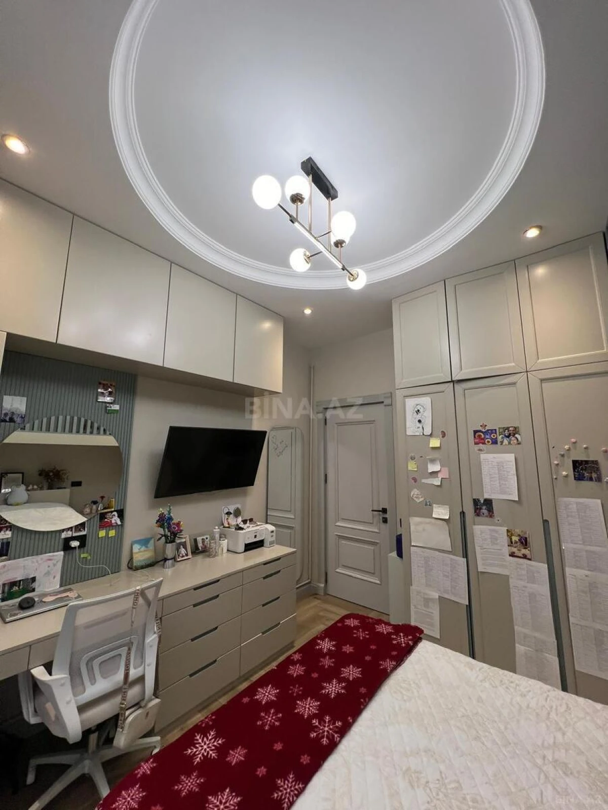 Satılır 4 otaqlı mənzil 135 m²