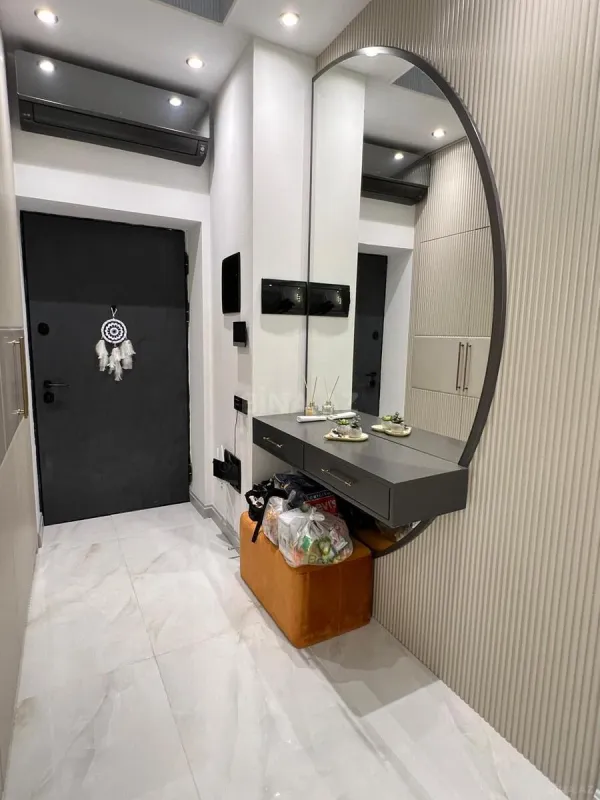 Satılır 4 otaqlı mənzil 135 m²