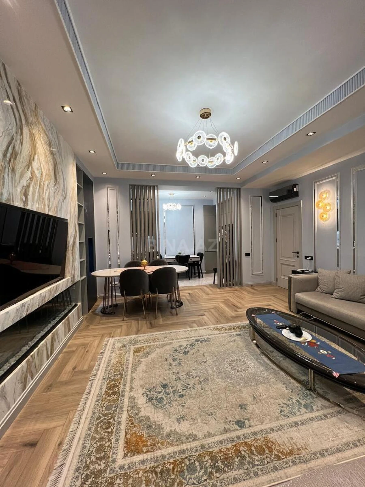 Satılır 4 otaqlı mənzil 135 m²