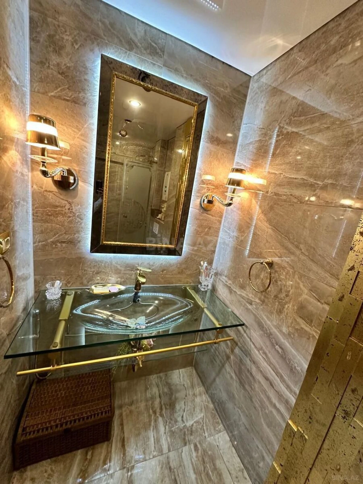 Satılır 2 otaqlı mənzil 90 m²