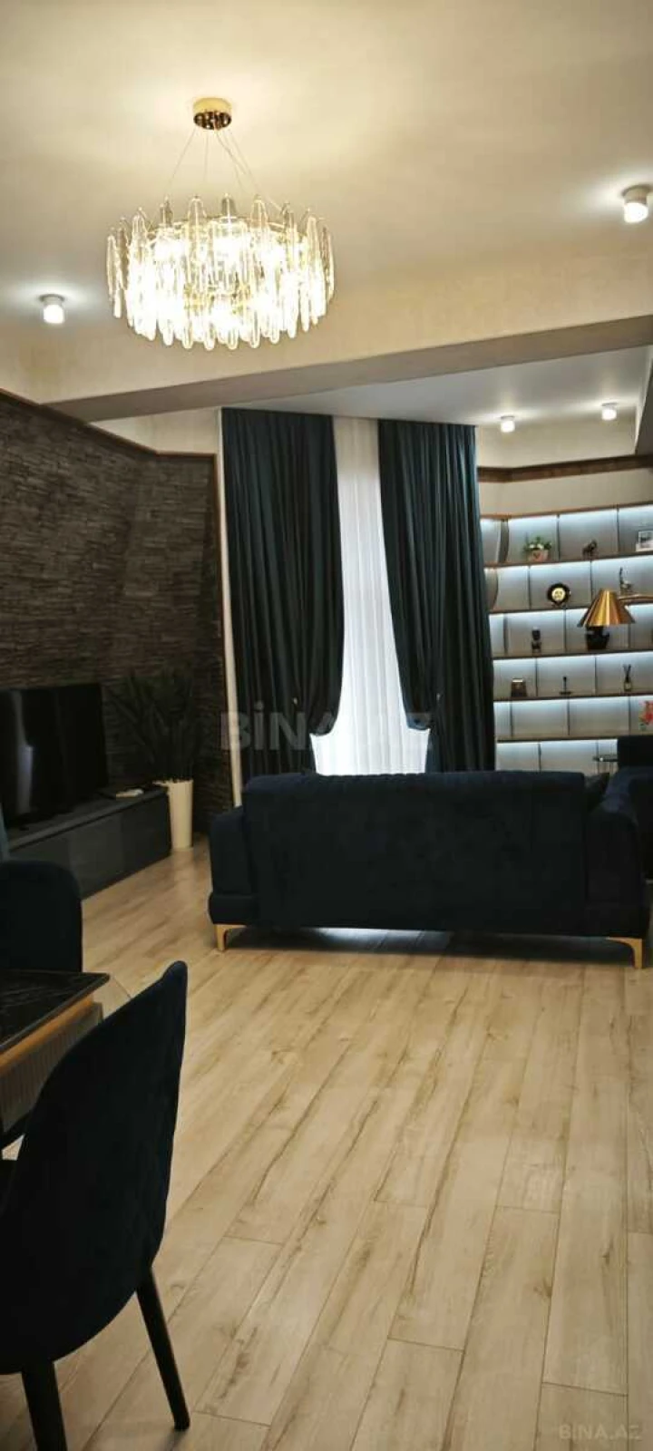 Kirayə verilir 2 otaqlı mənzil 110 m²