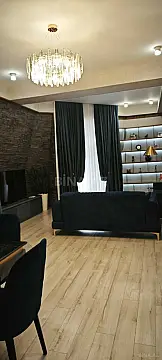 Kirayə verilir 2 otaqlı mənzil 110 m²