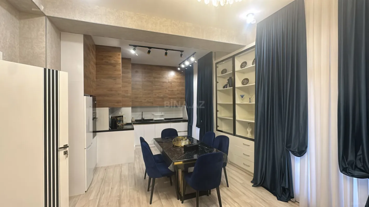 Kirayə verilir 2 otaqlı mənzil 110 m²
