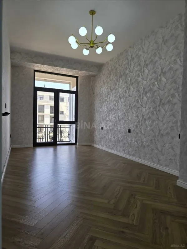 Satılır 3 otaqlı mənzil 132 m²