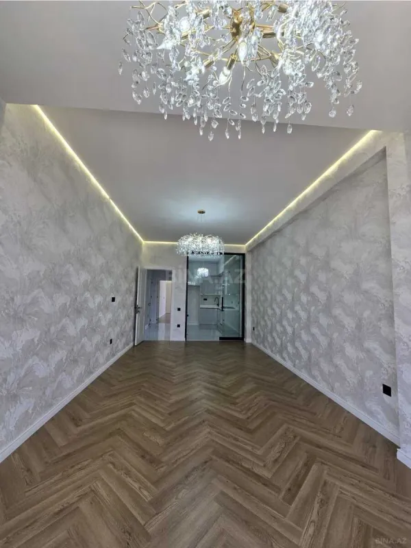 Satılır 3 otaqlı mənzil 132 m²