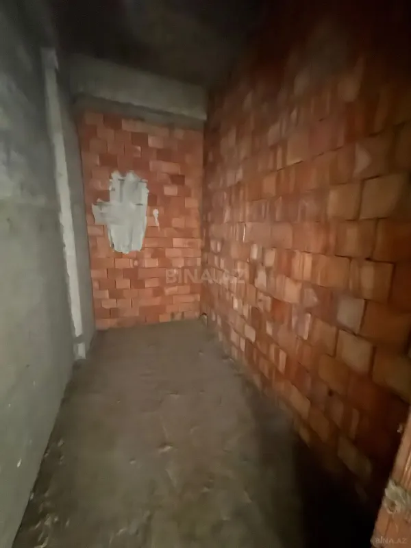 Satılır 3 otaqlı mənzil 151 m²