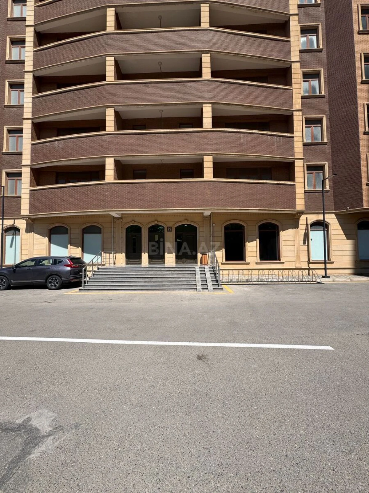 Satılır 3 otaqlı mənzil 151 m²