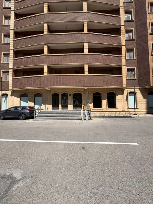 Satılır 3 otaqlı mənzil 151 m²