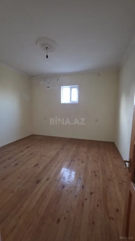 Satılır 11 otaqlı həyət evi 300 m²