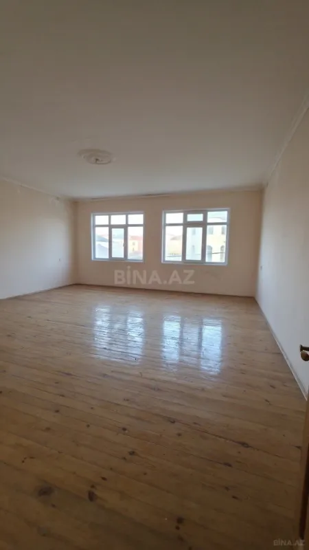 Satılır 11 otaqlı həyət evi 300 m²