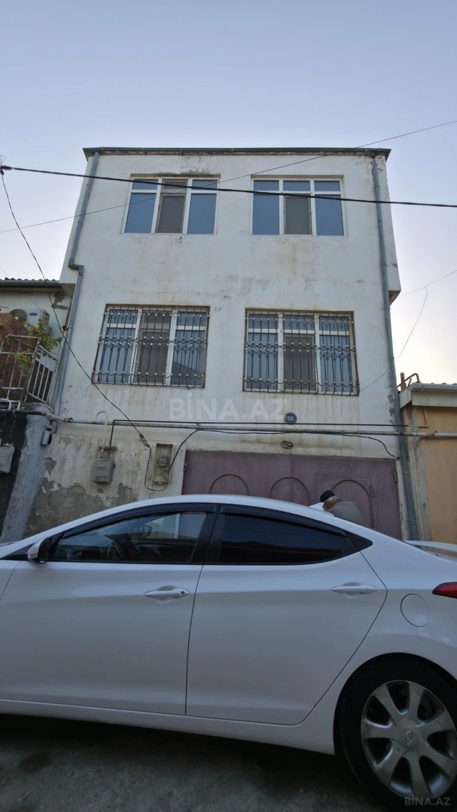 Satılır 11 otaqlı həyət evi 300 m²