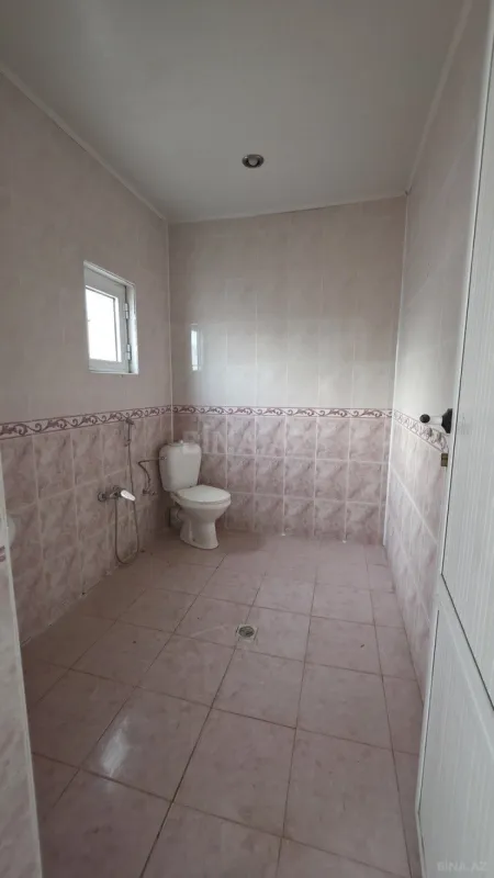 Satılır 11 otaqlı həyət evi 300 m²