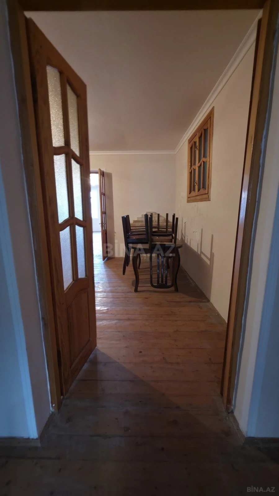 Satılır 11 otaqlı həyət evi 300 m²