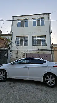 Satılır 11 otaqlı həyət evi 300 m²